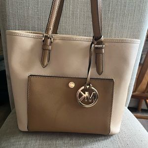 Michael Kors tan purse